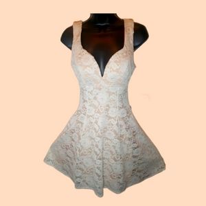 Emerald Sundae Ivory& Gold dress Size small